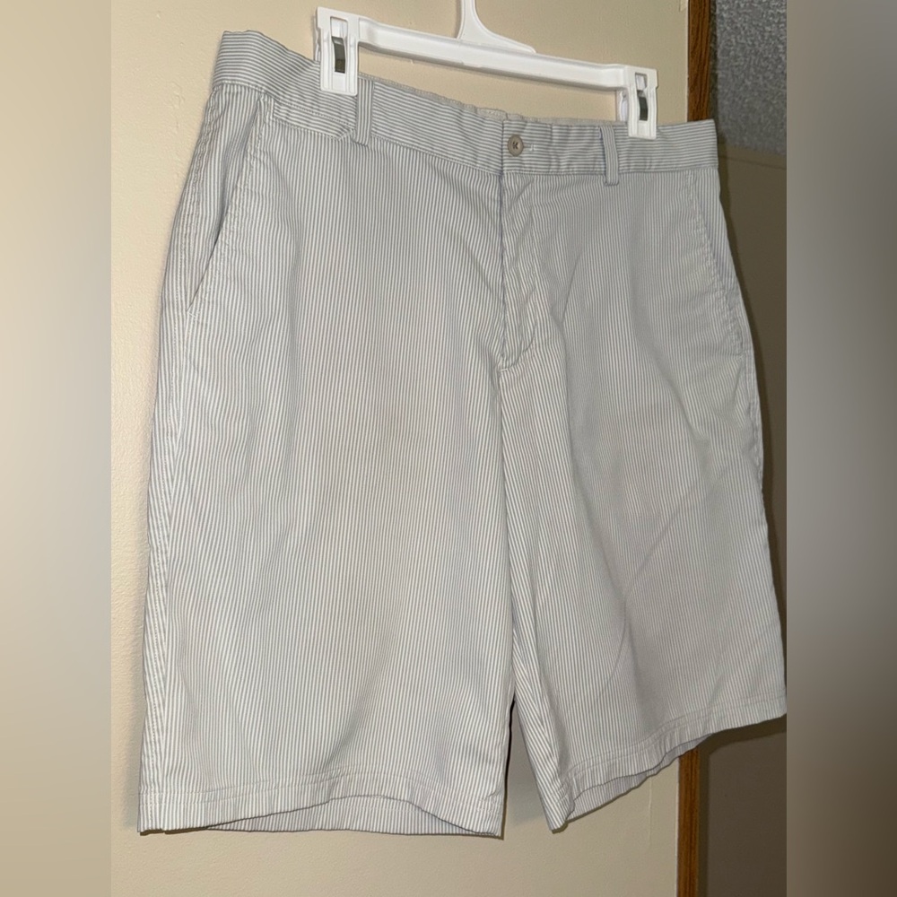 Nike Golf Men’s Striped Shorts Size 34 – Lightweight Summer Activewear